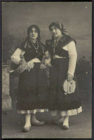 [Dúas galegas] (1906-1958?)